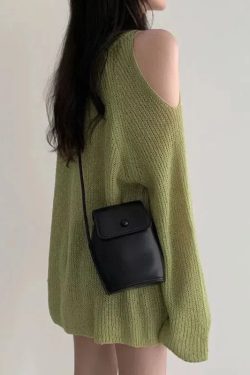 Style Core Aesthetics, New Style Trends - Cut-Out Shoulder Loose Knit Sweater