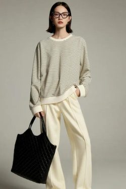 Style Core Aesthetics, New Style Trends - Daisy Embroidered Striped Sweatshirt