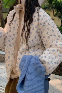 Style Core Aesthetics, New Style Trends - Ditsy Floral Print Zip Up Jacket