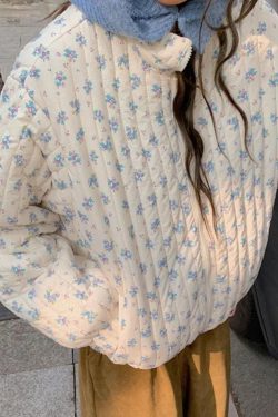 Style Core Aesthetics, New Style Trends - Ditsy Floral Print Zip Up Jacket