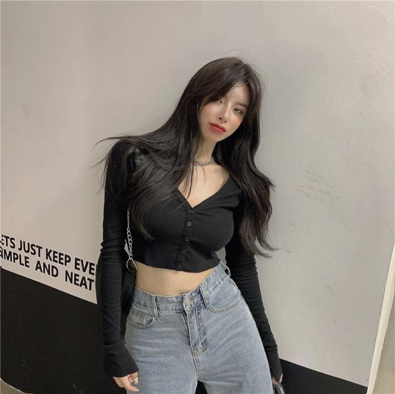 Style Core Aesthetics, New Style Trends - Extra Long Sleeves Buttoned Crop Top Style Core Aesthetics, New Style Trends - Extra Long Sleeves Buttoned Crop Top