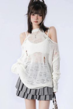 Style Core Aesthetics, New Style Trends - Grunge Distressed Cut-Out Fine Knitted Sweater