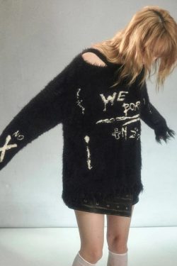 Style Core Aesthetics, New Style Trends - Grunge Fluffy Knitted Sweater