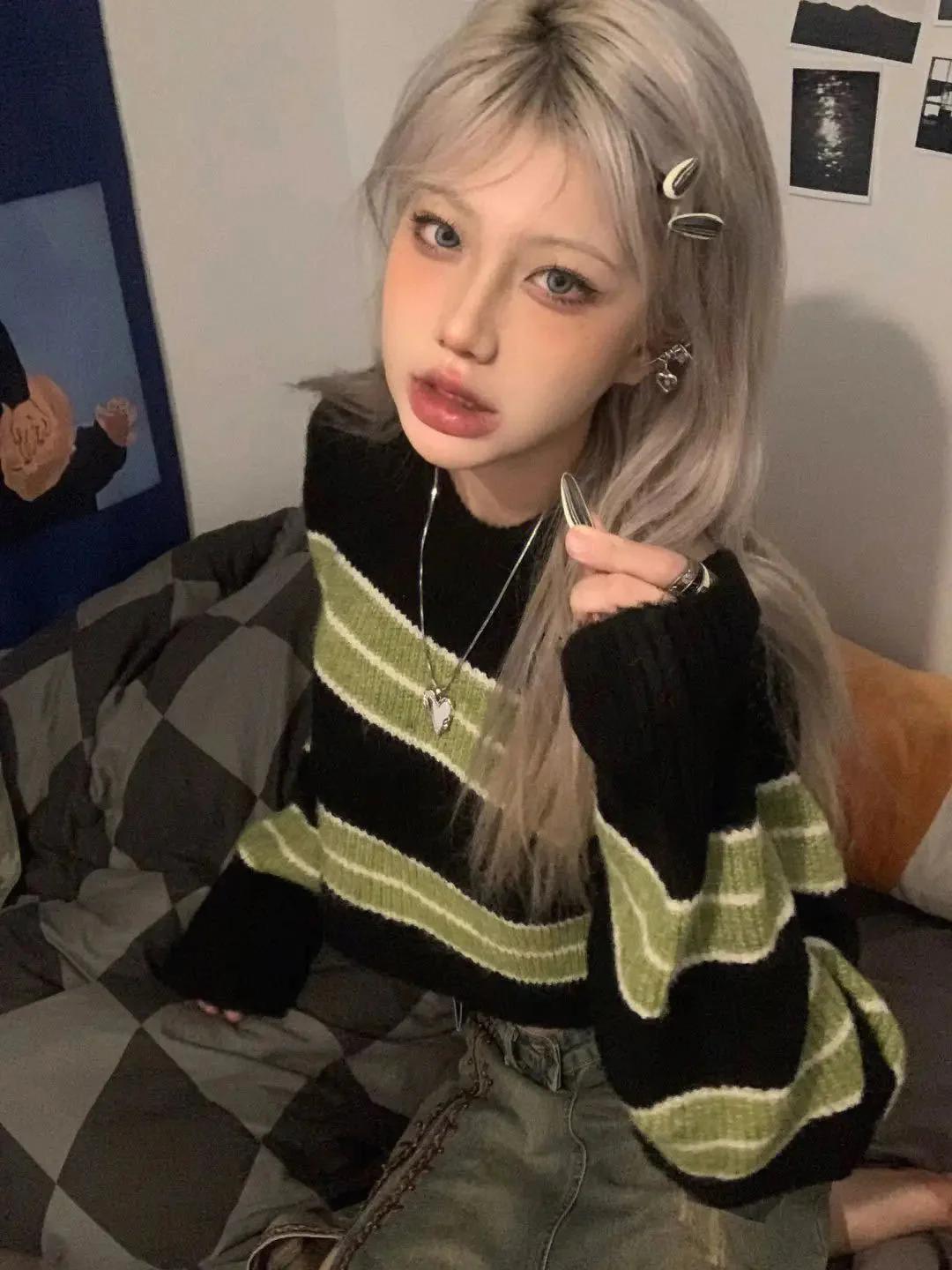 Style Core Aesthetics, New Style Trends - Grunge Green Striped Crop Sweater Style Core Aesthetics, New Style Trends - Grunge Green Striped Crop Sweater