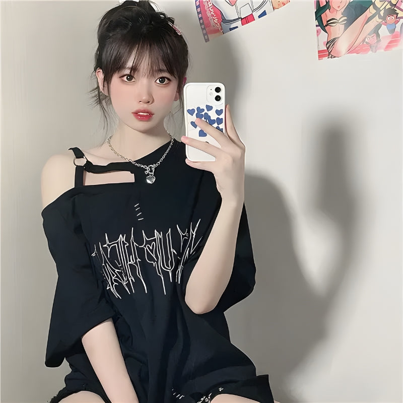 Style Core Aesthetics, New Style Trends - Grunge Make Up Heart Long Tee Style Core Aesthetics, New Style Trends - Grunge Make Up Heart Long Tee