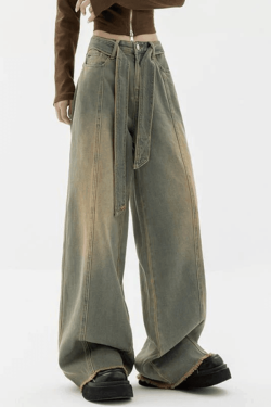 Style Core Aesthetics, New Style Trends - Jean boyfriend avec bretelles à nouer et coutures