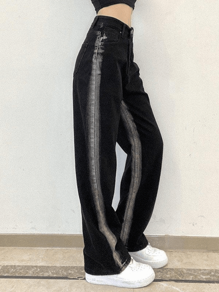 Style Core Aesthetics, New Style Trends - Jean boyfriend rayé noir délavé Style Core Aesthetics, New Style Trends - Jean boyfriend rayé noir délavé