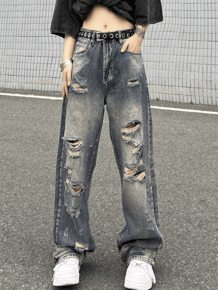 Style Core Aesthetics, New Style Trends - Jean déchiré coupe boyfriend délavé et effiloché Style Core Aesthetics, New Style Trends - Jean déchiré coupe boyfriend délavé et effiloché