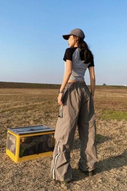 Style Core Aesthetics, New Style Trends - Kitty Print Crop Tee