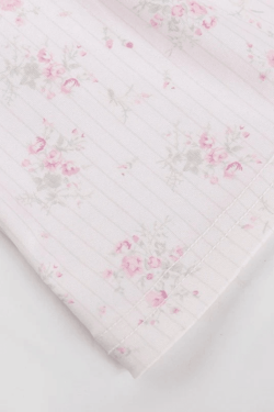 Style Core Aesthetics, New Style Trends - Lace Paneled Floral Cropped Tank Top