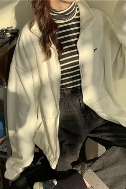 Style Core Aesthetics, New Style Trends - Letter Print Zip-up Jacket