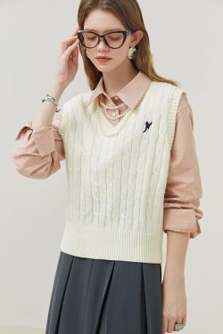 Style Core Aesthetics, New Style Trends - Light Academia Sweater Vest