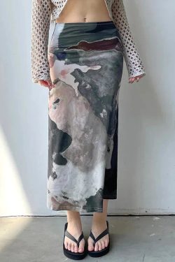 Style Core Aesthetics, New Style Trends - Low Rise Graphic Printed Midi Skirt