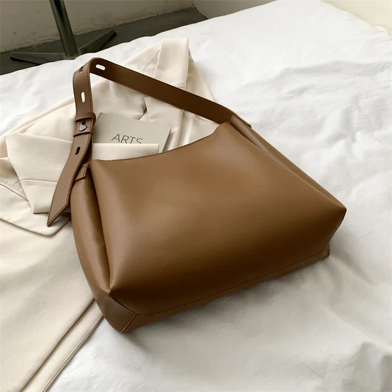 Style Core Aesthetics, New Style Trends - Maelle | Sac hobo fourre‑tout Style Core Aesthetics, New Style Trends - Maelle | Sac hobo fourre‑tout