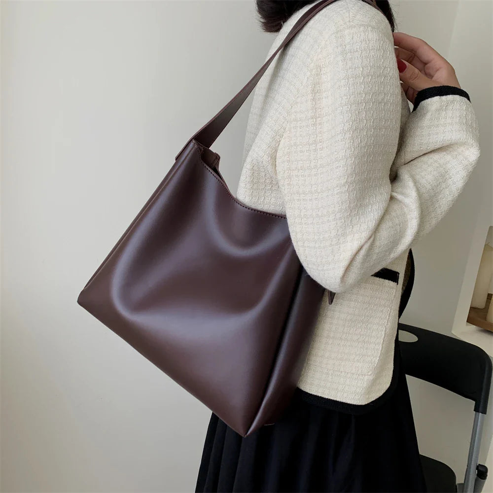 Style Core Aesthetics, New Style Trends - Maelle | Sac hobo fourre‑tout Style Core Aesthetics, New Style Trends - Maelle | Sac hobo fourre‑tout