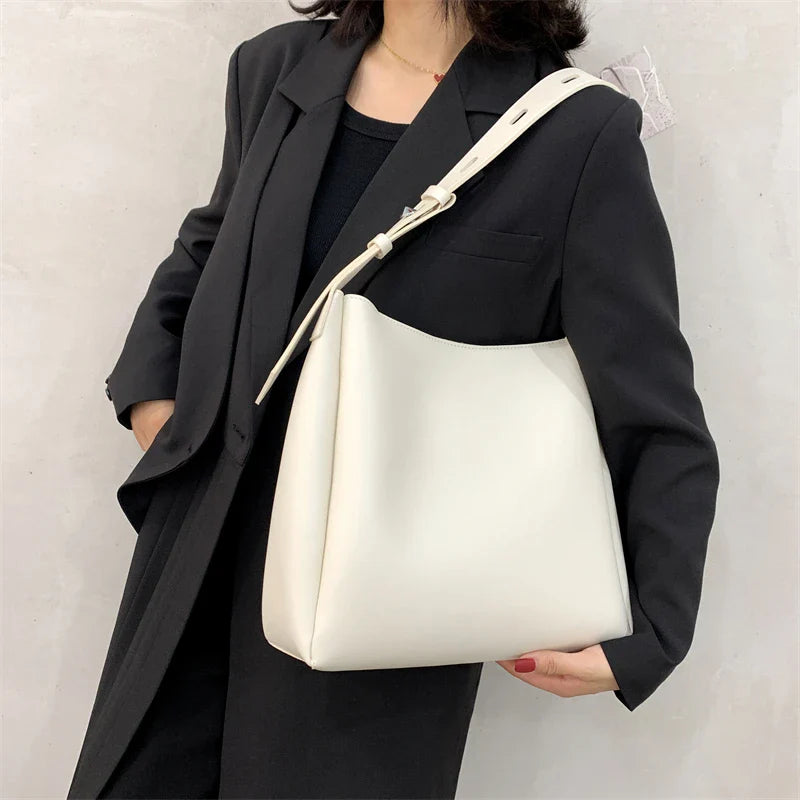 Style Core Aesthetics, New Style Trends - Maelle | Sac hobo fourre‑tout Style Core Aesthetics, New Style Trends - Maelle | Sac hobo fourre‑tout