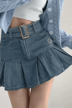 Style Core Aesthetics, New Style Trends - Mini-jupe en jean plissée avec ceinture à boucle