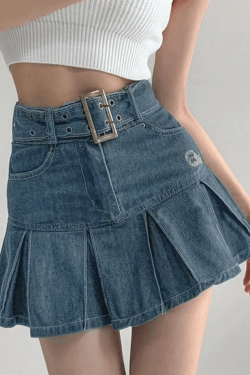 Style Core Aesthetics, New Style Trends - Mini-jupe en jean plissée avec ceinture à boucle