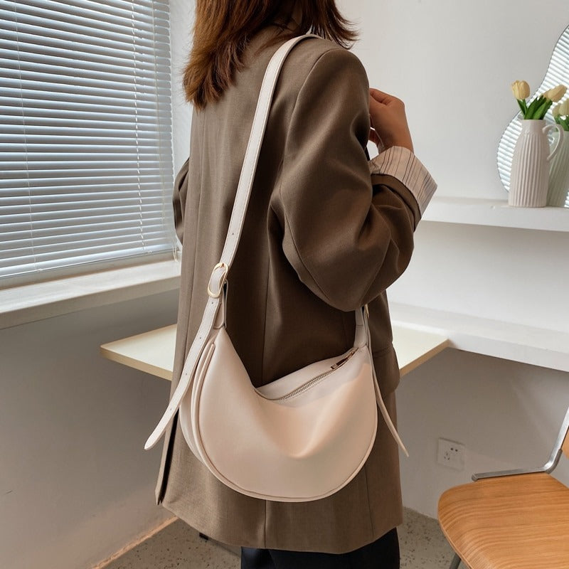 Style Core Aesthetics, New Style Trends - Oraya | Sac demi‑lune chic Style Core Aesthetics, New Style Trends - Oraya | Sac demi‑lune chic