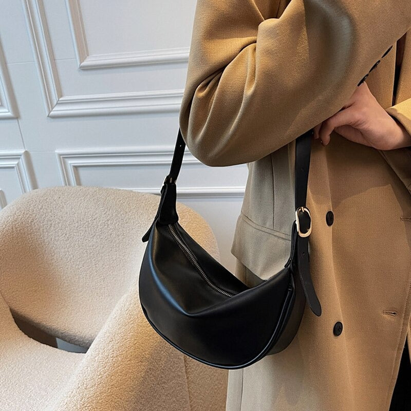 Style Core Aesthetics, New Style Trends - Oraya | Sac demi‑lune chic Style Core Aesthetics, New Style Trends - Oraya | Sac demi‑lune chic