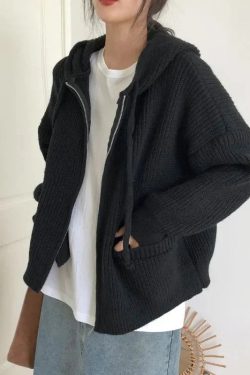 Style Core Aesthetics, New Style Trends - Oversized Knitted Hooded Cardigan