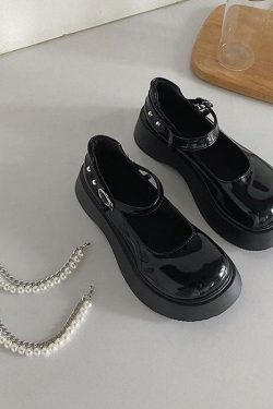 Style Core Aesthetics, New Style Trends - Pearl Chunky Sandals