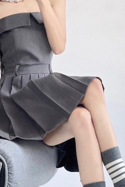 Style Core Aesthetics, New Style Trends - Pleated Mini Dress in Grey