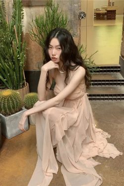 Style Core Aesthetics, New Style Trends - Pure Backless Chiffon Midi Dress