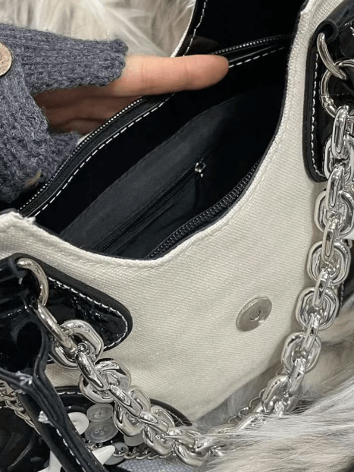 Style Core Aesthetics, New Style Trends - Sac à Bandoulière à Boucle Patchwork Orné de Chaînes d'Étoiles Style Core Aesthetics, New Style Trends - Sac à Bandoulière à Boucle Patchwork Orné de Chaînes d'Étoiles