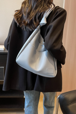 Style Core Aesthetics, New Style Trends - Savia | Sac hobo minimal