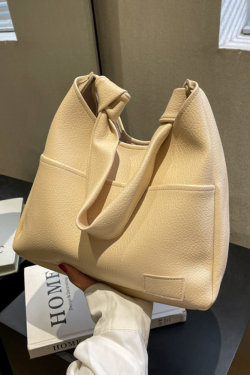 Style Core Aesthetics, New Style Trends - Savia | Sac hobo minimal