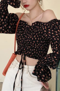Style Core Aesthetics, New Style Trends - Secret Garden Crop Top