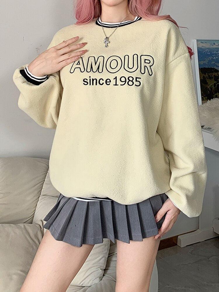 Style Core Aesthetics, New Style Trends - Soft Girl Amour Sweatshirt Style Core Aesthetics, New Style Trends - Soft Girl Amour Sweatshirt