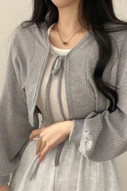 Style Core Aesthetics, New Style Trends - Soft Girl Lace Up Crop Cardigan