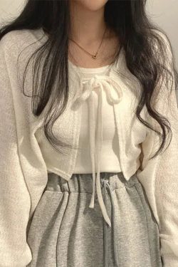 Style Core Aesthetics, New Style Trends - Soft Girl Lace Up Crop Cardigan