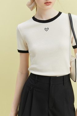 Style Core Aesthetics, New Style Trends - Soft Girl Minimal Heart Tee