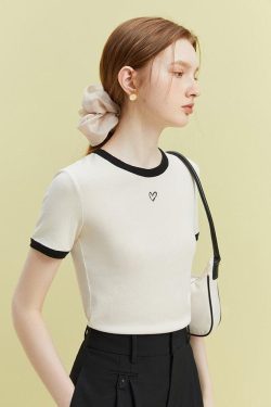 Style Core Aesthetics, New Style Trends - Soft Girl Minimal Heart Tee