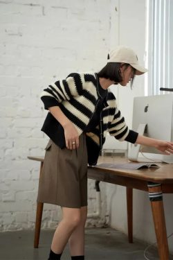 Style Core Aesthetics, New Style Trends - Striped Button Up Cardigan