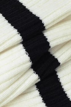 Style Core Aesthetics, New Style Trends - Striped Knitted Crop Top