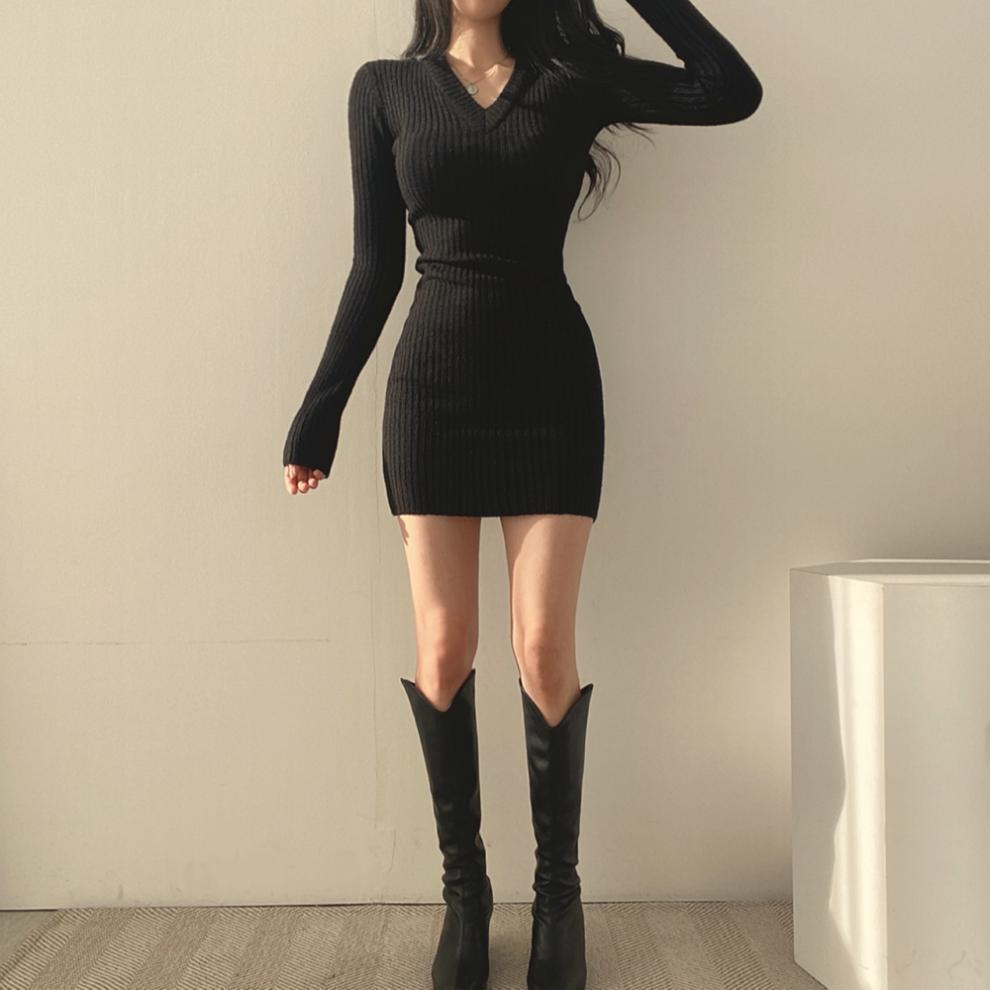 Style Core Aesthetics, New Style Trends - V-neck Knitted Mini Dress Style Core Aesthetics, New Style Trends - V-neck Knitted Mini Dress
