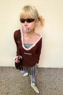 Style Core Aesthetics, New Style Trends - Y2K Deep Neck Sweater