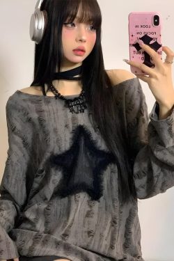Style Core Aesthetics, New Style Trends - Y2K Grunge Star Distressed Sweater