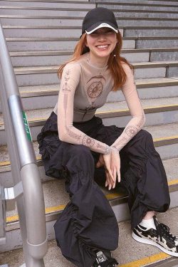 Style Core Aesthetics, New Style Trends - Zodiac Graphic Mesh Top