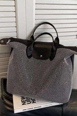 2025 New Large Capacity Black Rivet Messenger Bag