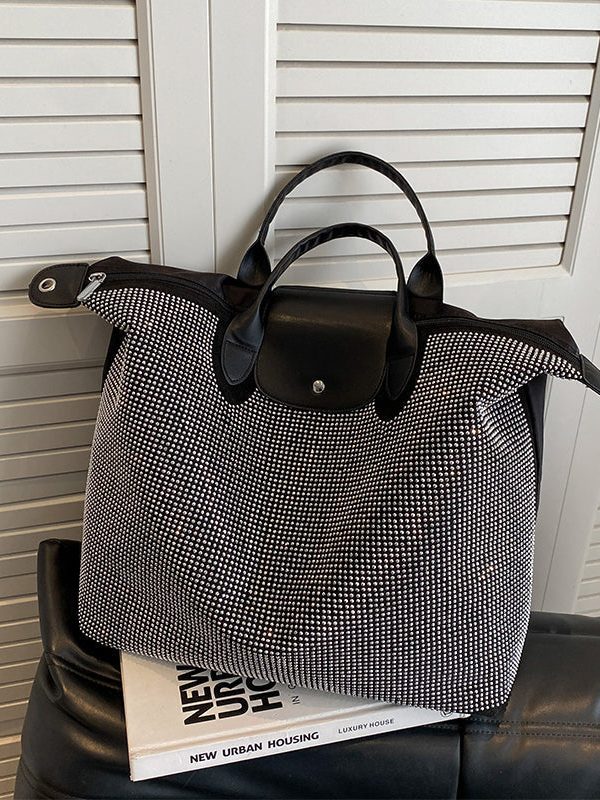 2025 New Large Capacity Black Rivet Messenger Bag