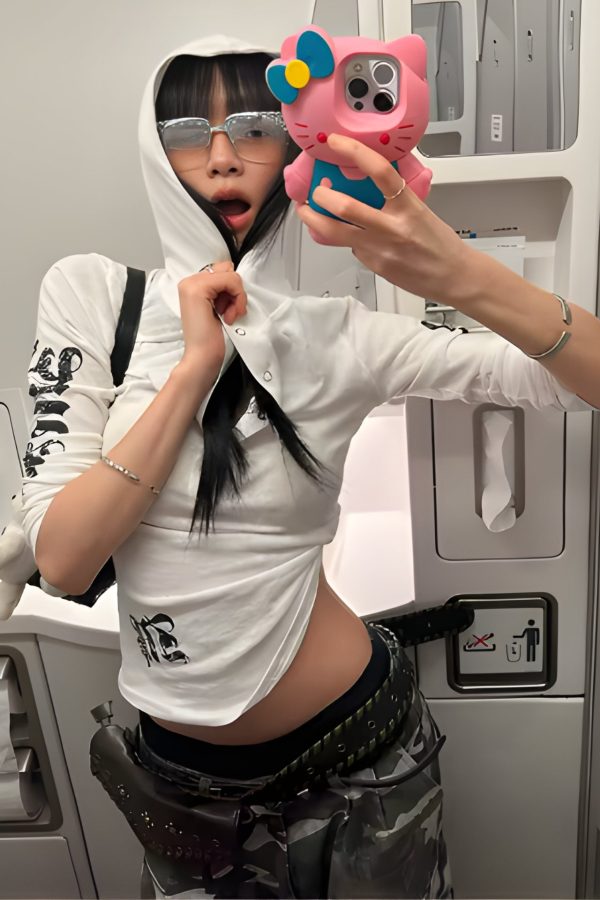 Acubi Hooded Graphic Top