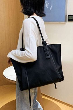 Art Black Solid Casual nylon Tote Handbag