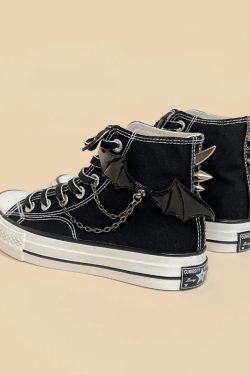 Bat Wings Spiked Canvas Shoes