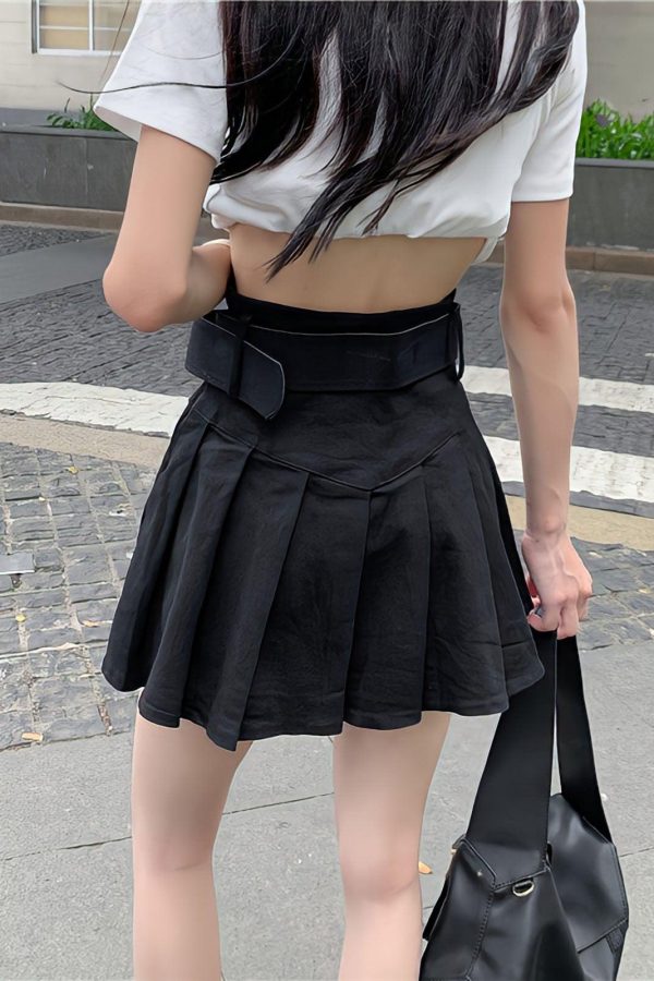Belt Detail Pleated Mini Skirt