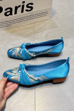 Blue Women Splicing Satin Embroidered Flat Feet Shoes
